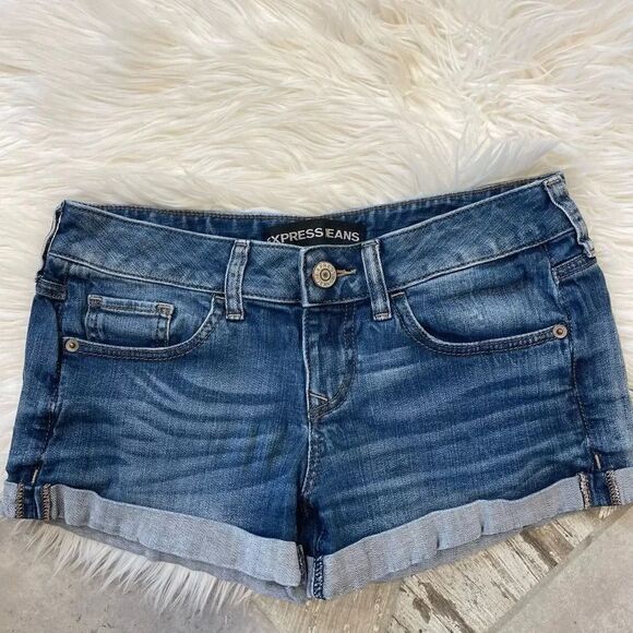 Express Pants - Express 00 stretchy dark wash folded hem shorts w/pockets